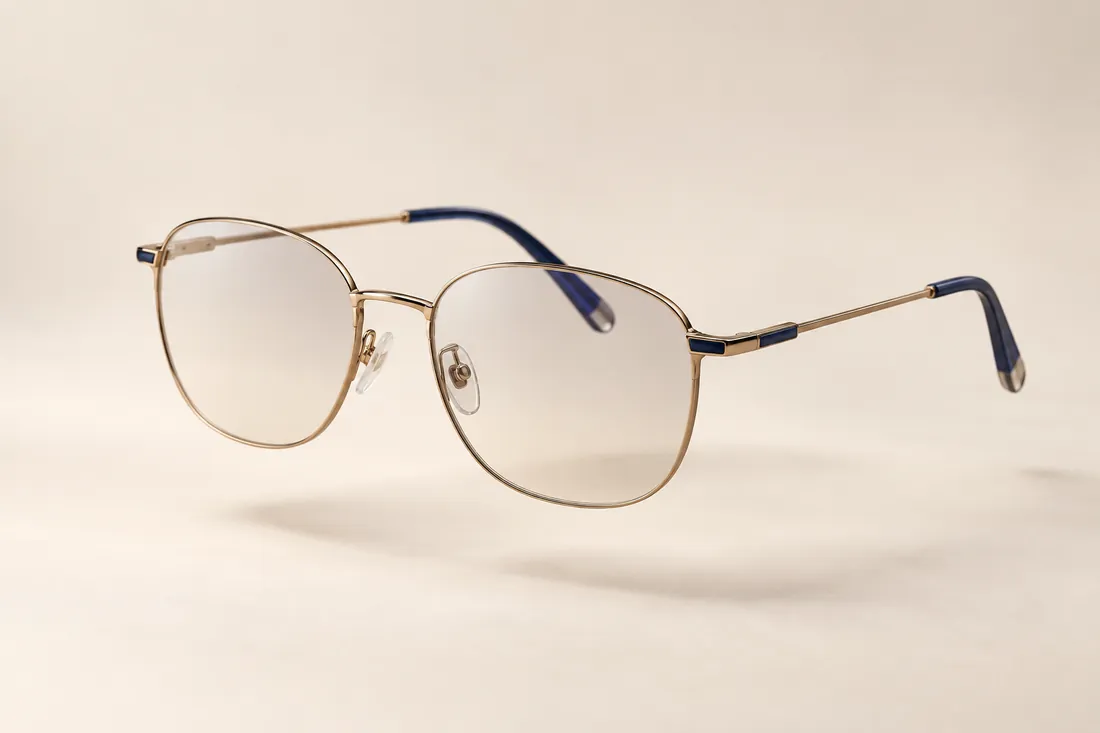 Brille in Goldfassung
